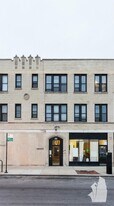 2704 N Sawyer Ave, Unit 207 in Chicago, IL - Building Photo