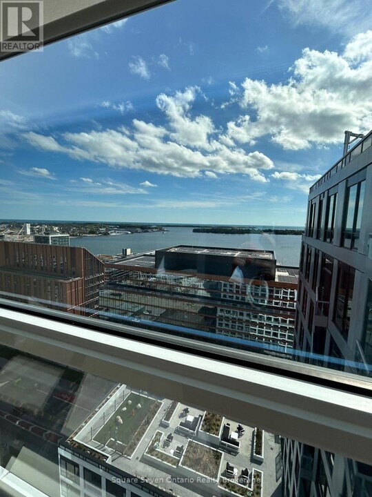 15 Richardson St in Toronto, ON - Building Photo