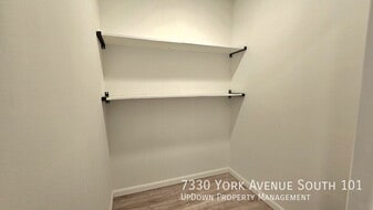 7330 York Ave S in Edina, MN - Building Photo