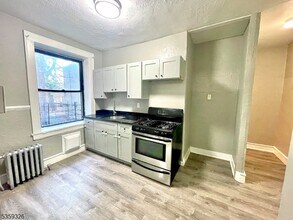 17 Elwood Pl in Newark, NJ - Building Photo - Building Photo