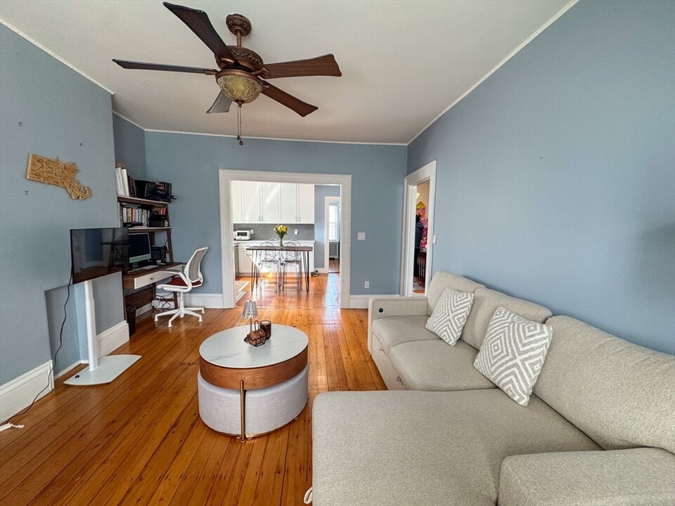 141 Walnut St, Unit #1 in Brookline, MA - Building Photo