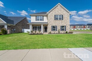 415 Middleton Ln in Pleasant View, TN - Building Photo