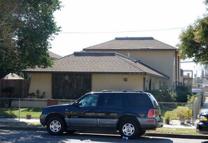 4821-4827 Terrace Ave in Oxnard, CA - Building Photo