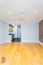 120 Christopher St in New York, NY - Foto de edificio - Building Photo