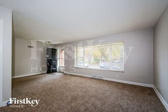 1085 Colby Ave in University City, MO - Building Photo - Building Photo