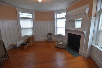 1887 Beacon St in Brookline, MA - Building Photo - Building Photo