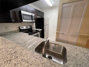 1204 Glenmoor Dr in West Palm Beach, FL - Building Photo - Building Photo