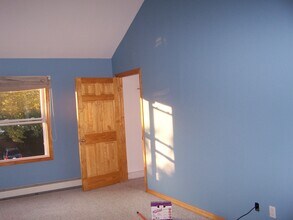 342 Park Ave in Deer Park, NY - Building Photo - Building Photo