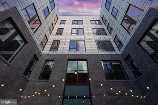 104 W Berks St in Philadelphia, PA - Building Photo