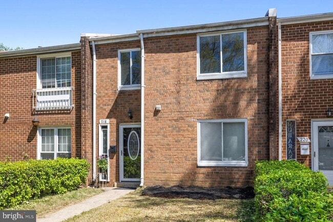 property at 218 Stevenson Sq S