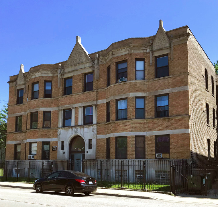 211-213 E 48th St in Chicago, IL - Building Photo