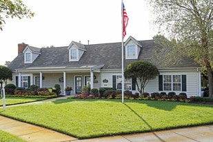 Taylor Pointe Apartments in Chesapeake, VA - Building Photo