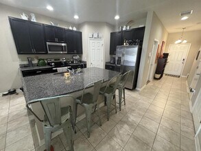 7085 Woodchase Glen Dr in Riverview, FL - Building Photo - Building Photo