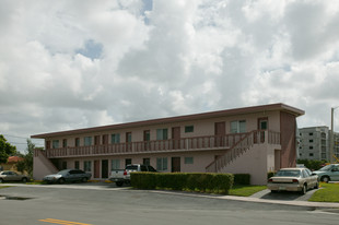 791 SW 64th Ave in Miami, FL - Foto de edificio - Building Photo