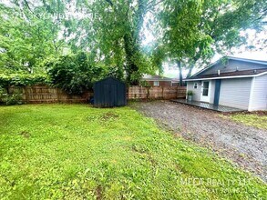 320 Skyland Ave in Charlotte, NC - Building Photo - Building Photo