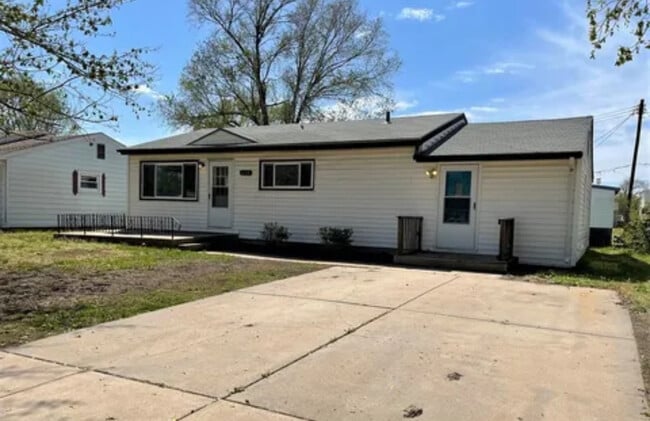 630 Whittinghill Ave in Salina, KS - Building Photo - Building Photo