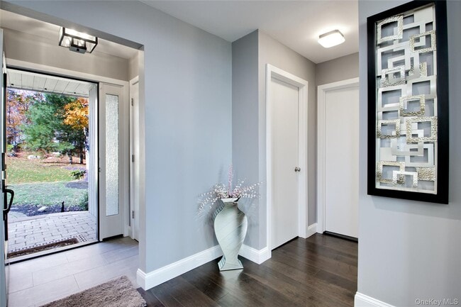 26 Summit Cir Dr in Mahopac, NY - Building Photo - Building Photo