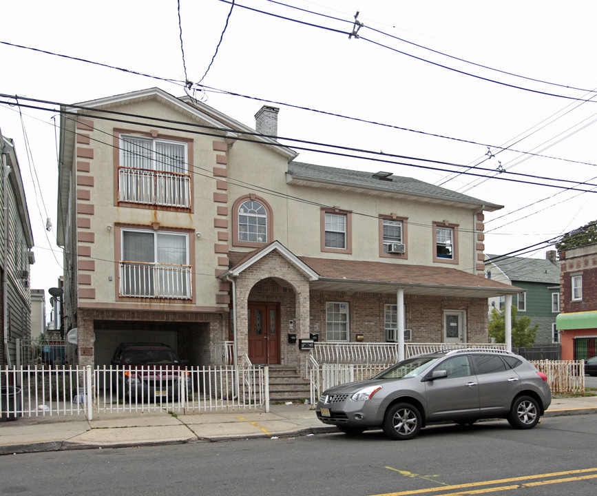 162 Fulton St in Elizabeth, NJ - Building Photo