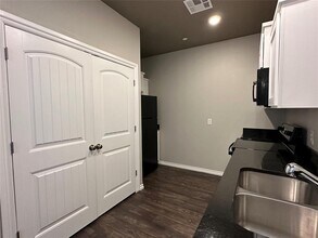 923 SW 91st St in Oklahoma City, OK - Foto de edificio - Building Photo