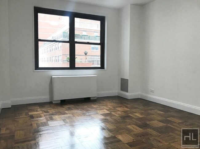 5 AVENUE, Unit 15G in New York, NY - Foto de edificio - Building Photo