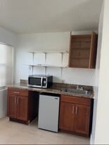 1831 Rodman St in Hollywood, FL - Building Photo