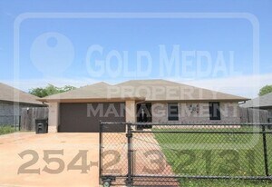 2405 Westwood Dr in Killeen, TX - Building Photo