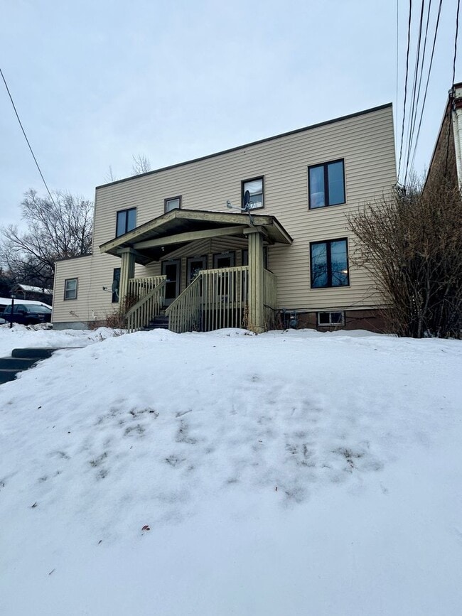 property at 1213 1/2 W 1st St