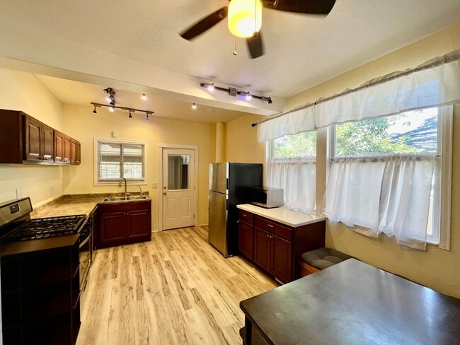 421 E Dale St in Colorado Springs, CO - Building Photo - Building Photo