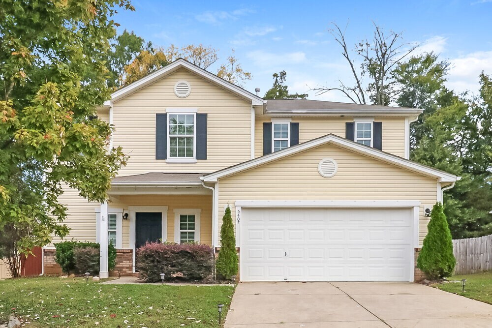 5407 Fenway Dr in Charlotte, NC - Building Photo