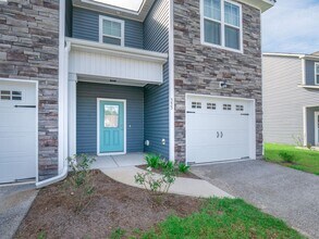 355 S Stingray Ln in Sneads Ferry, NC - Building Photo - Building Photo