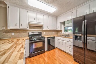 216 Cedar Valley Ct in Canton, GA - Building Photo - Building Photo