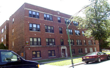 6755 S Paxton Ave in Chicago, IL - Building Photo - Building Photo