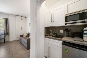 7300 Ocean Terrace in Miami Beach, FL - Building Photo - Building Photo
