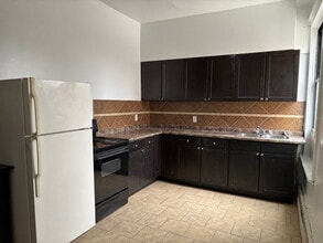 136 Victoria St in Sarnia, ON - Building Photo - Building Photo