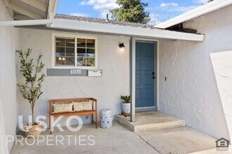 8844 Garden Glen Way in Sacramento, CA - Building Photo - Building Photo