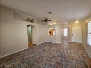 7872 Blue Charm Ave in Las Vegas, NV - Building Photo - Building Photo