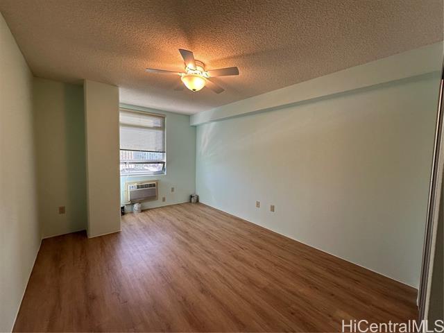 1315 Kalakaua Ave in Honolulu, HI - Building Photo