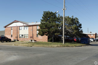 SNS Apartments in Oklahoma City, OK - Building Photo - Building Photo