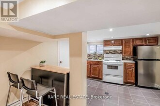 1993 Dufferin St in Toronto, ON - Building Photo - Building Photo