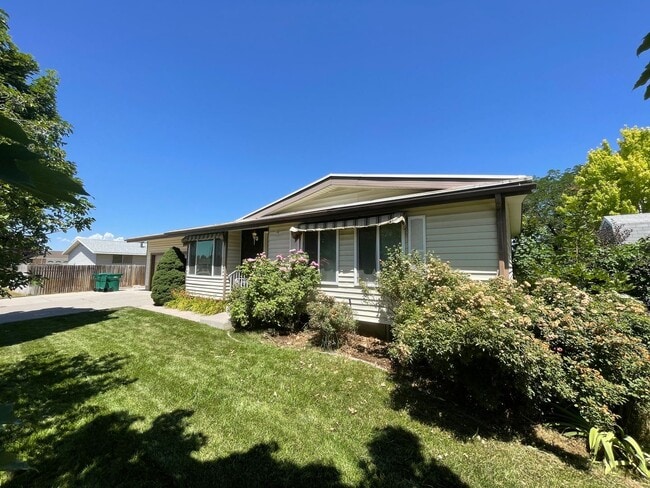 property at 276 W 1100 S St