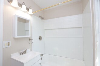 3963 Oakleys Ln in Richmond, VA - Building Photo - Building Photo
