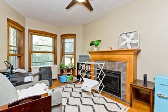 3746 N Hermitage Ave-Unit -3 in Chicago, IL - Building Photo - Building Photo