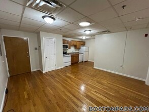 22 High St, Unit 9 in Medford, MA - Building Photo - Building Photo
