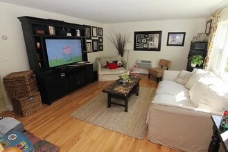 77 Marathon St, Unit 2 in Arlington, MA - Building Photo - Building Photo