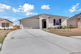 238 Sickle Lp in Uhland, TX - Building Photo