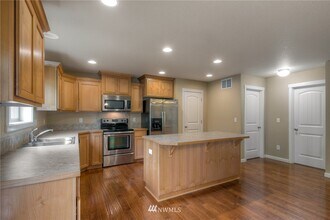 3606 Bacall St NE in Lacey, WA - Building Photo - Building Photo