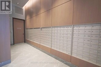 35-N1035 Rolling Mills Rd in Toronto, ON - Building Photo - Building Photo