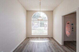 58 Robins Nest Dr in Lake Dallas, TX - Building Photo - Building Photo