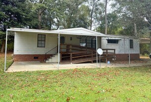 631 Benton Pond Rd in Fremont, NC - Building Photo