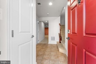 8629 Enoch Pratt Dr in Ellicott City, MD - Building Photo - Building Photo